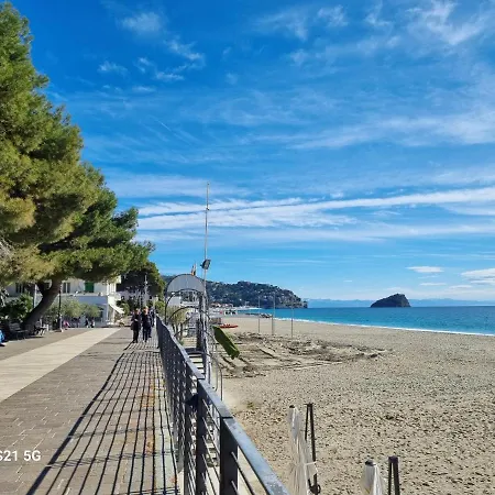 Apartmán La Mansarda Di Noi2 Spotorno
